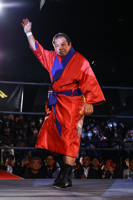 20231030プロレス - 初代タイガーマスク後援会|佐山サトル&ストロング